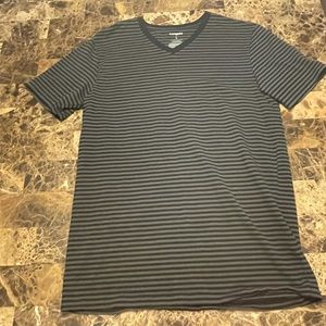Men’s Express V-Neck T-shirt